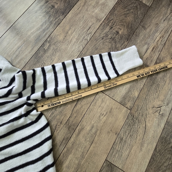 Banana Republic Striped Black and White Women's Medium Sweater - Picture 5 of 8